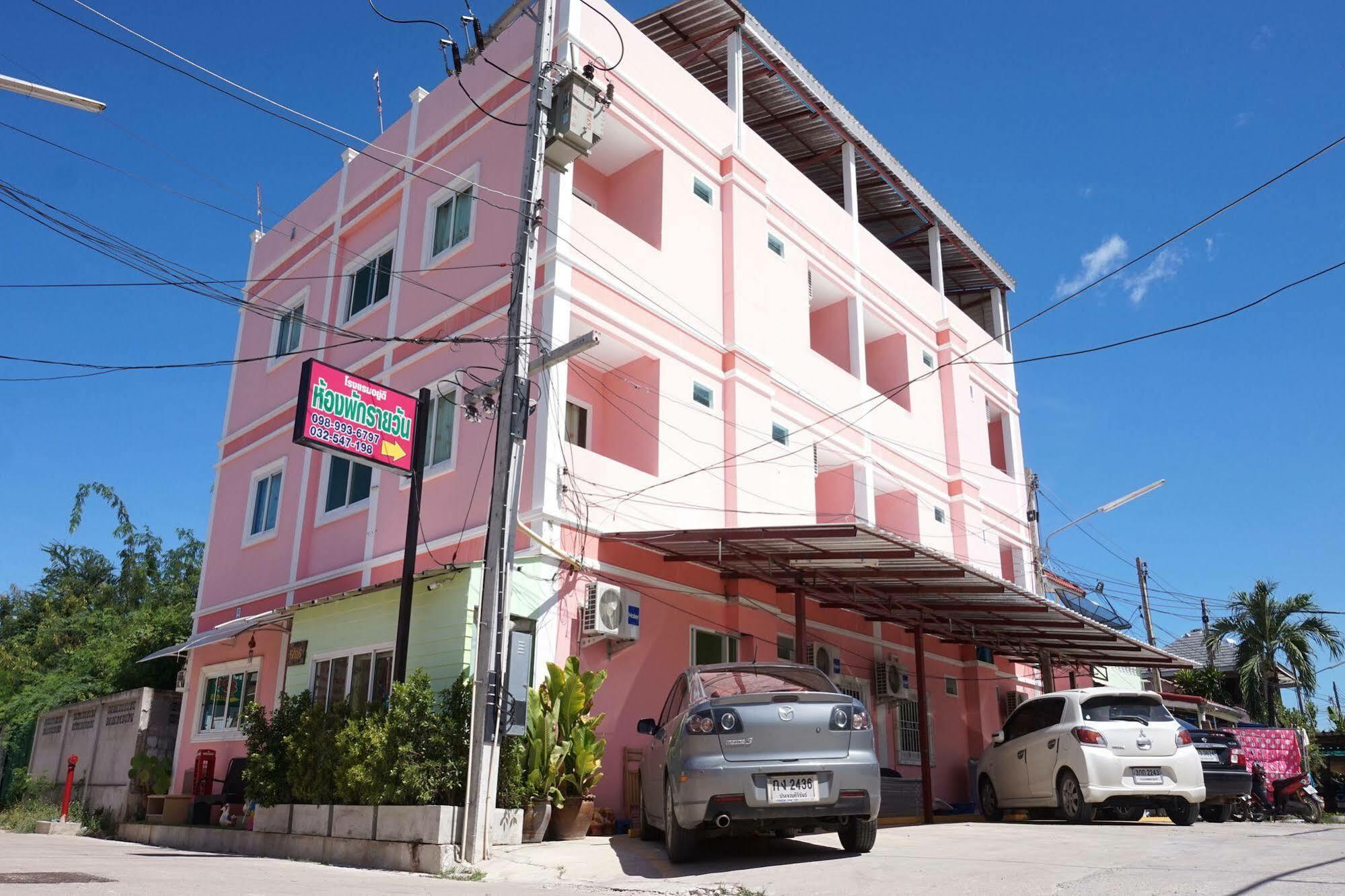 Naka Dream Hotel HHQ Buitenkant foto
