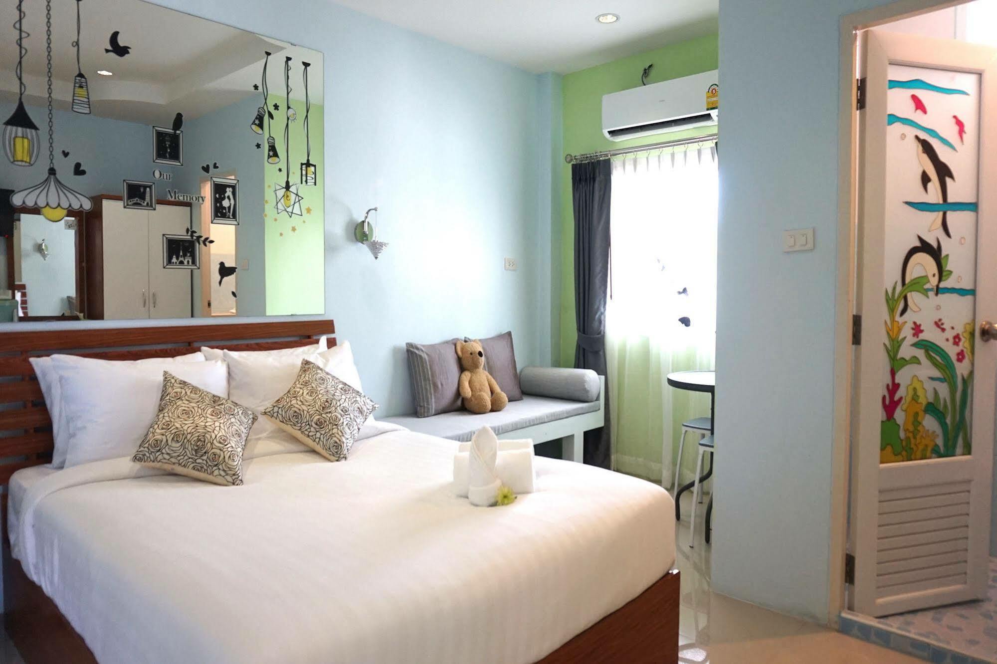 Naka Dream Hotel HHQ Buitenkant foto
